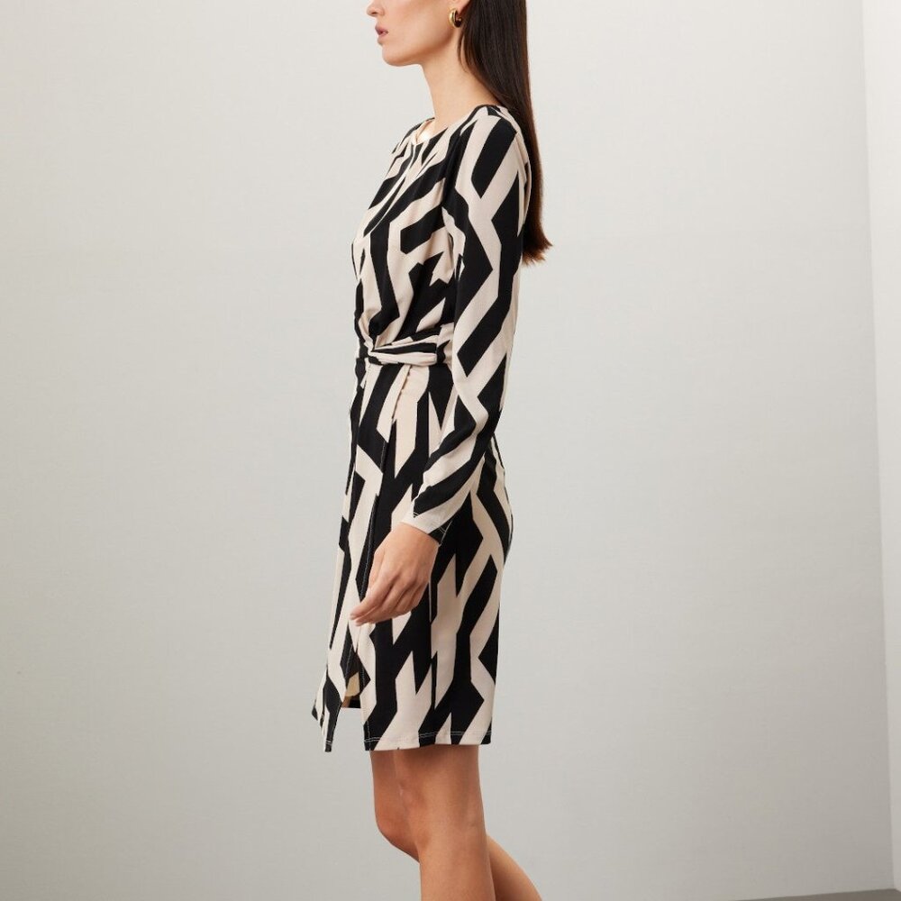 Geometric Dress - Picture 6 of 8